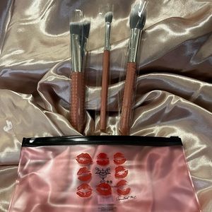 Laruce Brush set